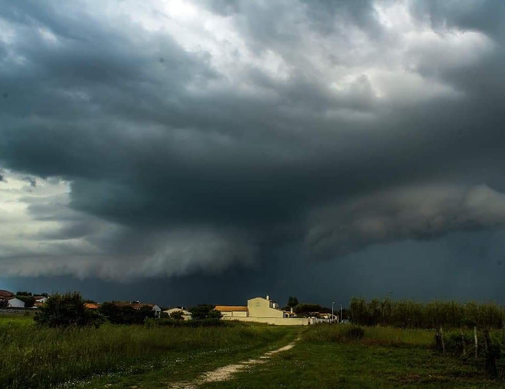 Les orages sur l'Île de Ré samedi 9 et dimanche 10 mai 2020 à Sainte Marie de Ré et à La Flotte en Ré. (© dodoorage17)