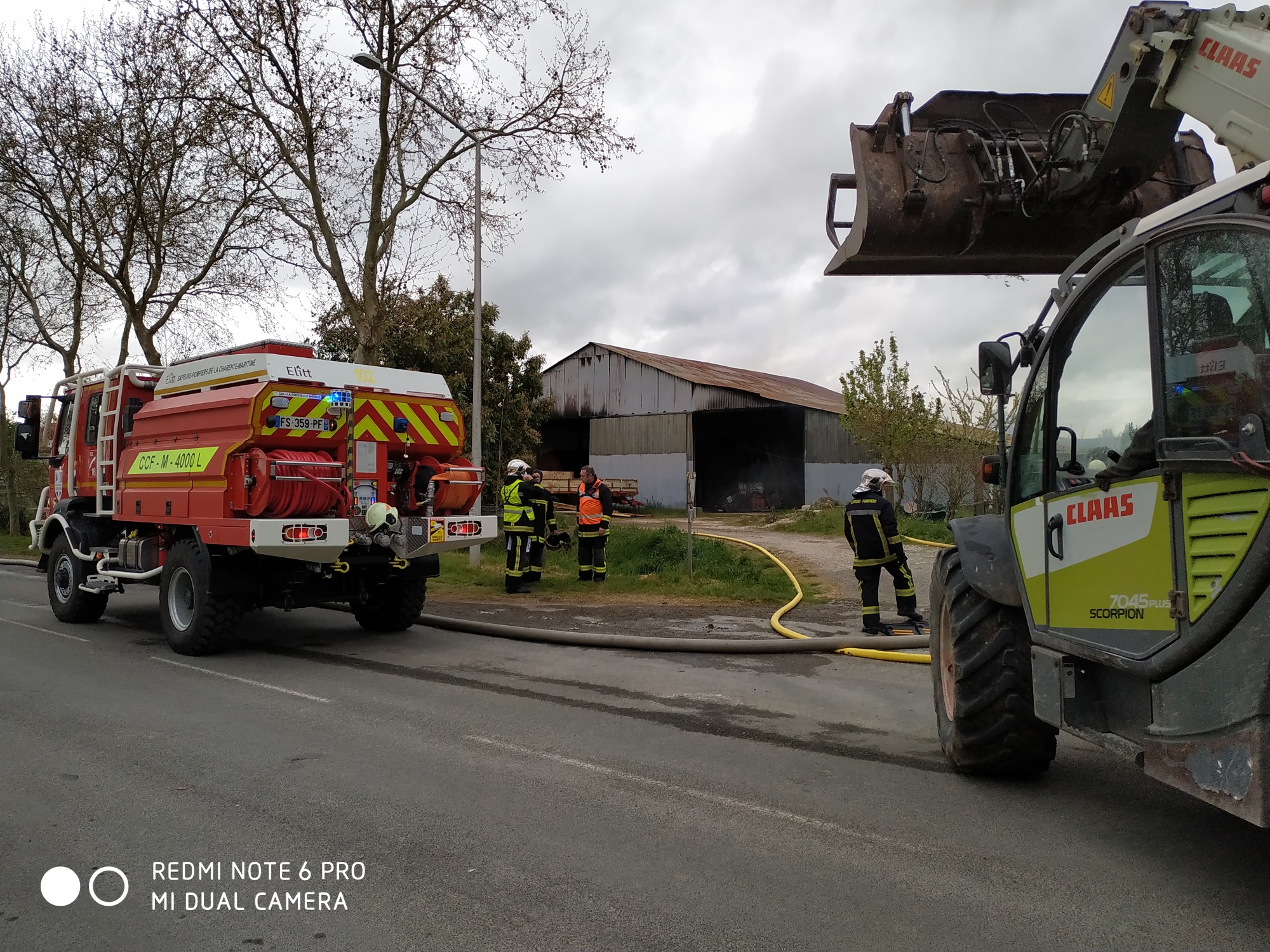 Incendie Nuaillé d'Aunis Hangar Sapeurs pompiers AunisTV photo 02