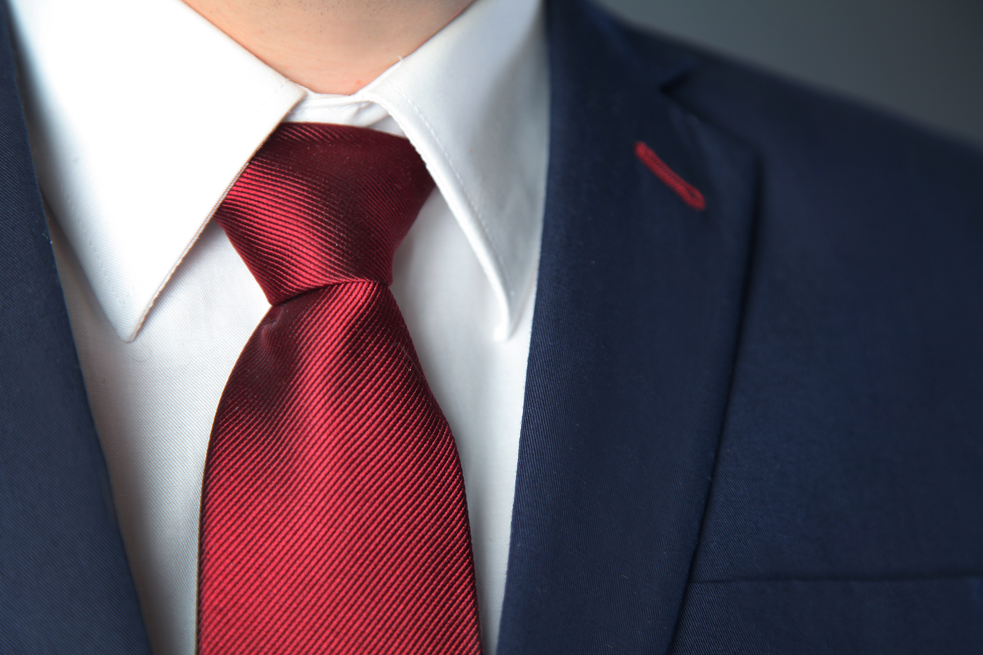 Cravate or not cravate à l'Assemblée nationale ? ©Adobe Stock Illustration