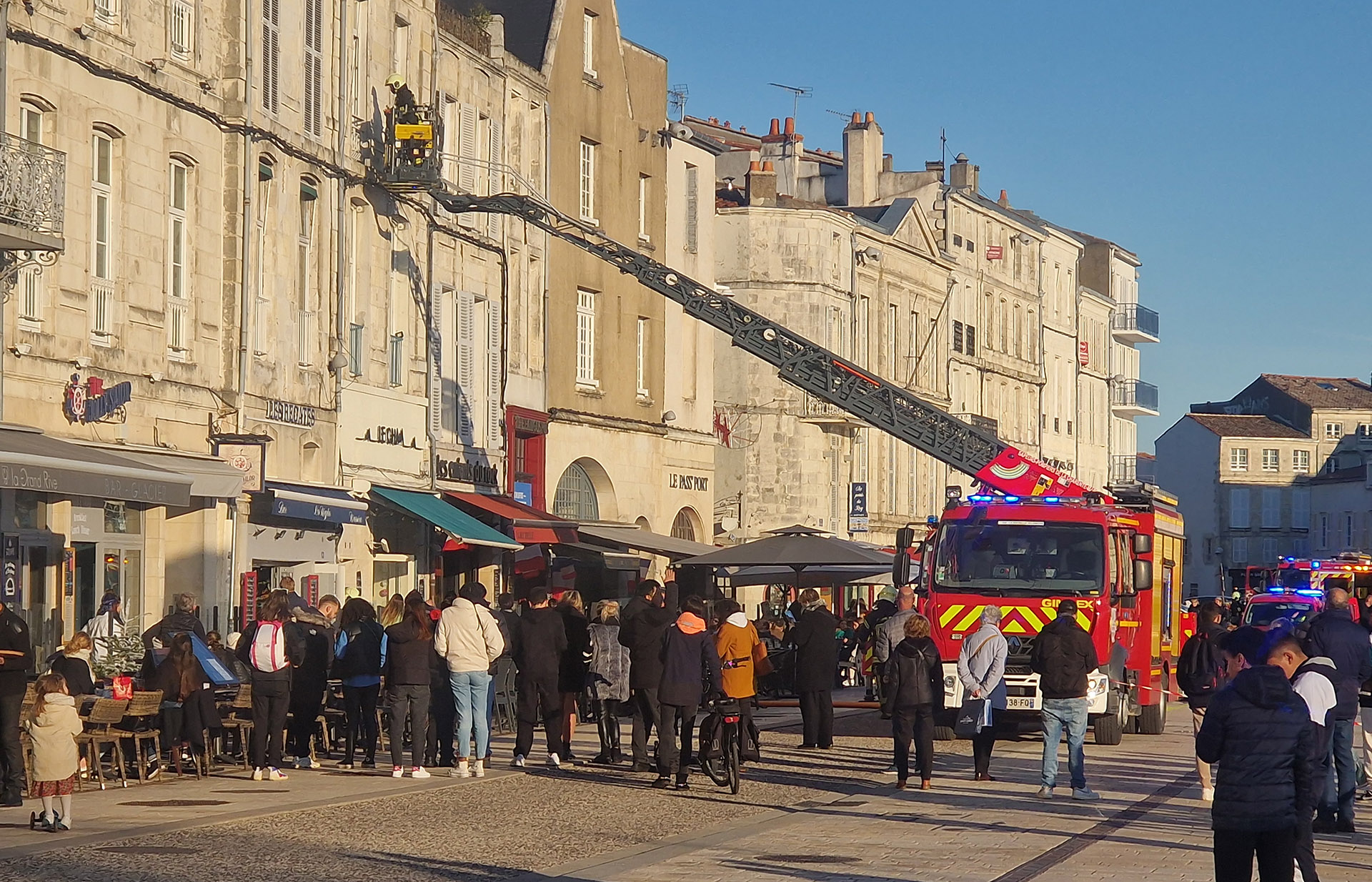 Incendie Vieux Port de La Rochelle 02 ©Erwan Milon